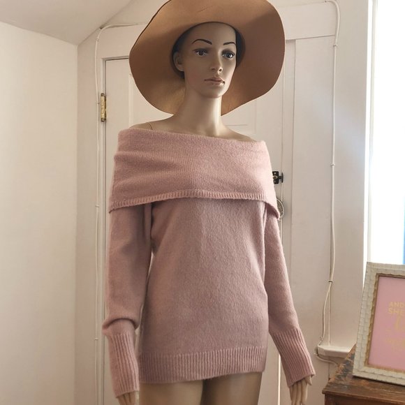 Theory Sweaters - NWT Medium Theory Off Shoulder Mauve Sweater